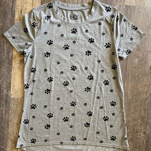 Gray and black paw print tee